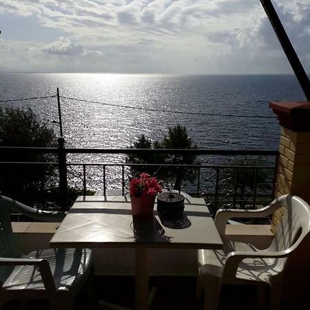 Sol E Mar Sea Side View Guesthouse Perama  Exteriör bild