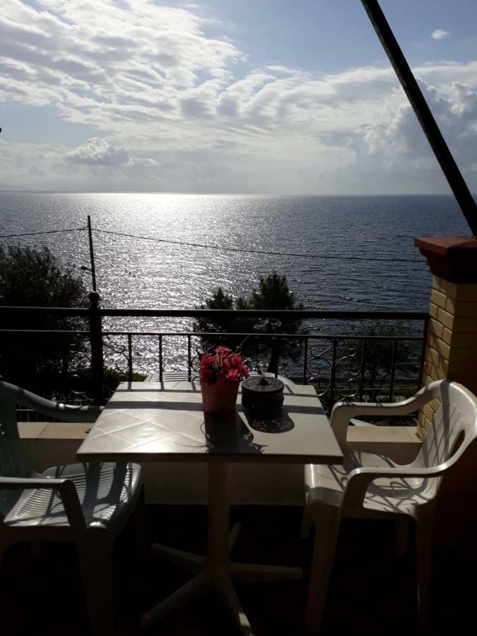 Sol E Mar Sea Side View Guesthouse Perama  Exteriör bild